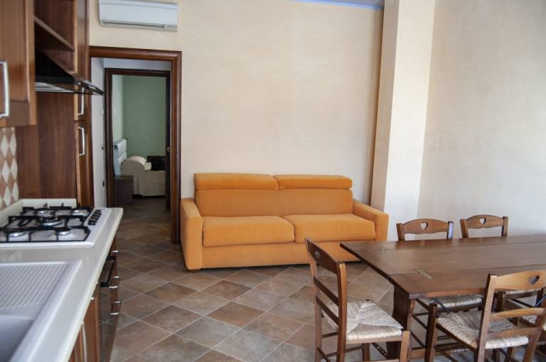 Apartment with garden — photo 2