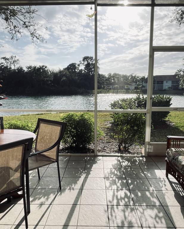 Sapphire Lakes Quartz Subdivision 1 floor no stairs Pickleball 3BR Naples Monthly Retreat Gated Pool — photo 4