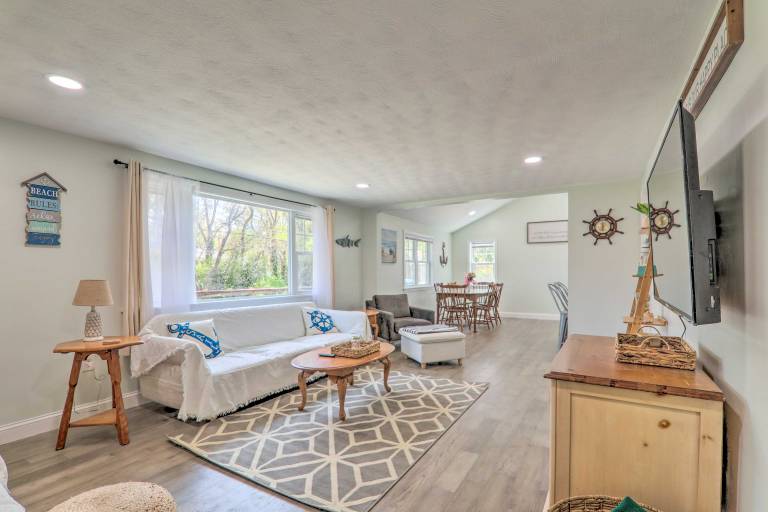 Bike to Beach: Centerville Home w/ Deck! — photo 4
