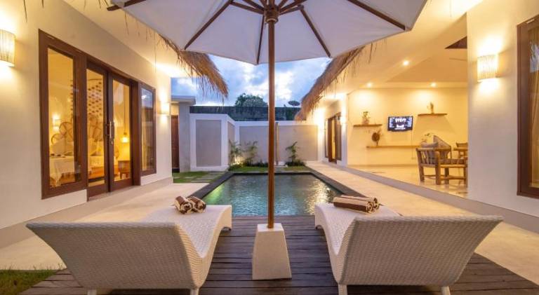 Big villa with pool | Pets are welcome — photo 3