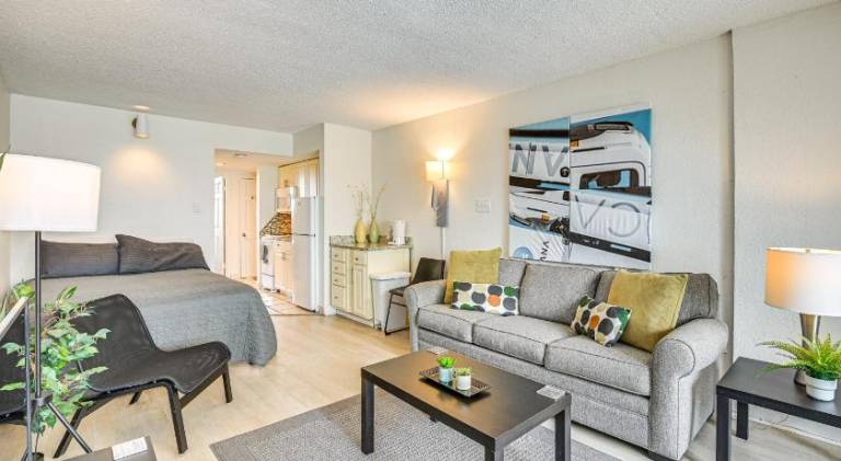 Nice rental apartment with hot tub & pool | Beach nearby | Pets are welcome in Myrtle Beach, SC
