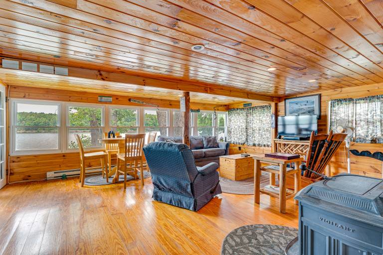 Waterfront Home on Lake Champlain w/ Dock & Kayaks — photo 4