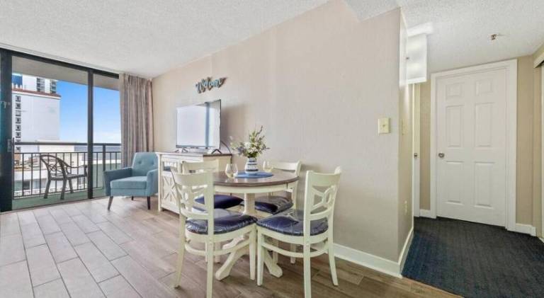 Rental apartment with jacuzzi & pool — photo 4