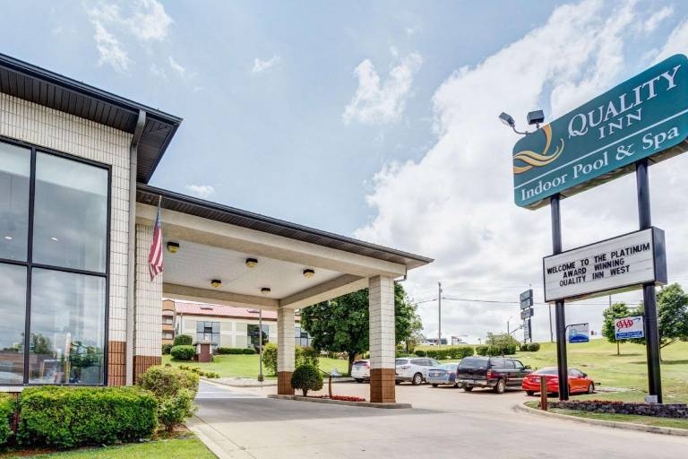 Quality Inn West-Branson Theatre District in Branson, MO