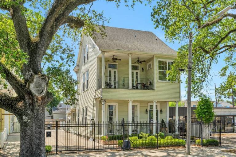 House  Garden District