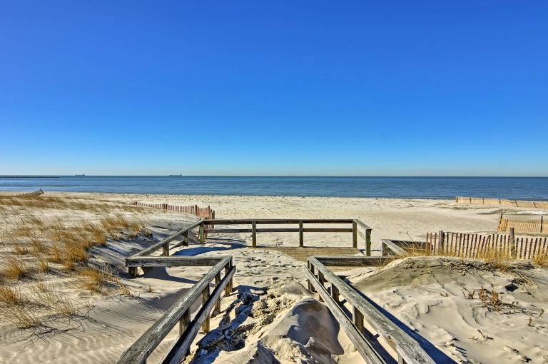 Pet-Friendly Home w/ Gazebo: Minutes to Beach! — photo 4