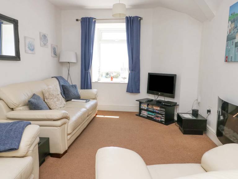Family-friendly beautiful cottage with garden & pool | Beach view | Next to the beach | Pets are welcome — photo 5