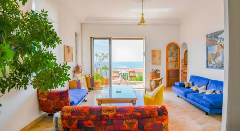 Apartment with terrace — photo 2