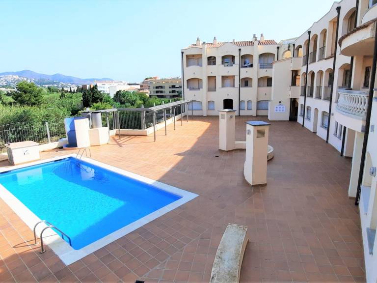Rental apartment with pool — photo 2