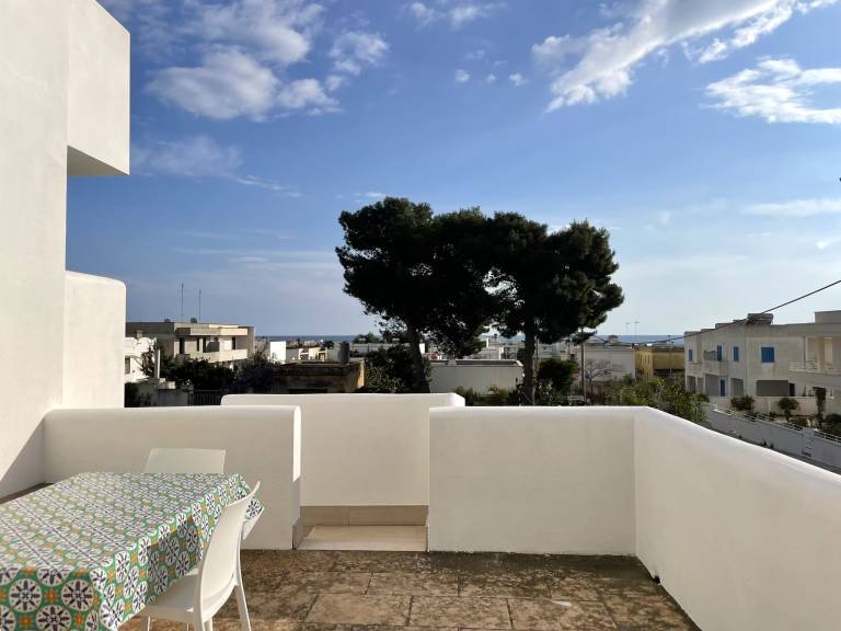 Charming apartment with patio | Pet-friendly — photo 2