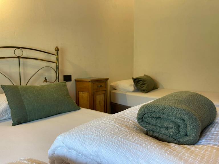 Private room with terrace & yard | Mountain view in Aosta