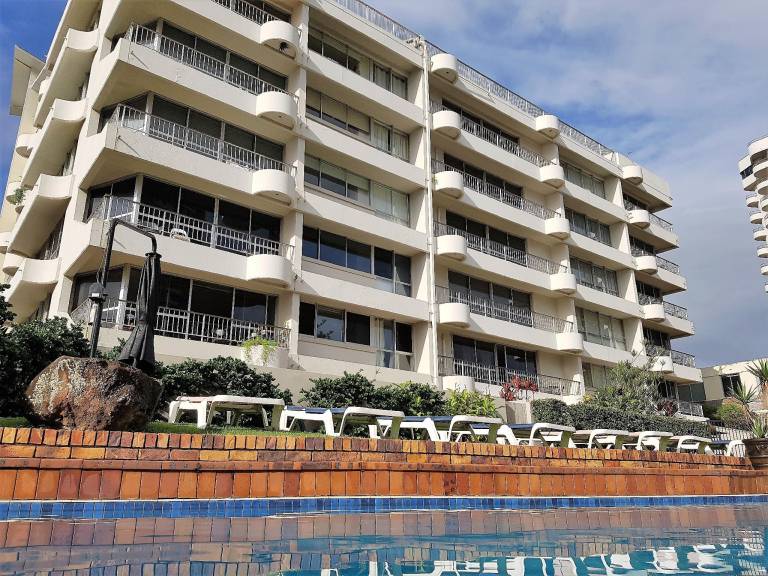 Serviced apartment  Broadbeach