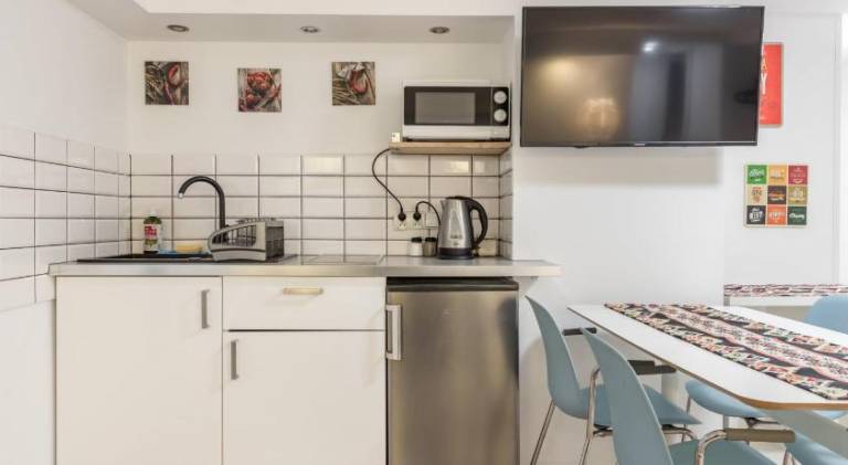 Rental apartment with barbecue & patio — photo 3