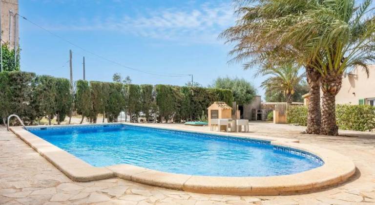 Villa with pool — photo 2