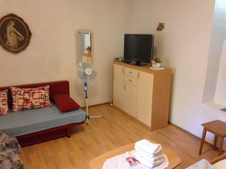 Holiday apartment with barbeque | City view — photo 3