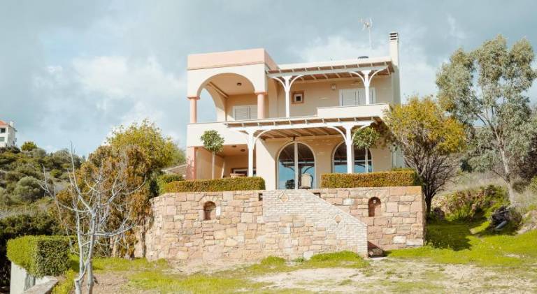 House with terrace & yard in Chios