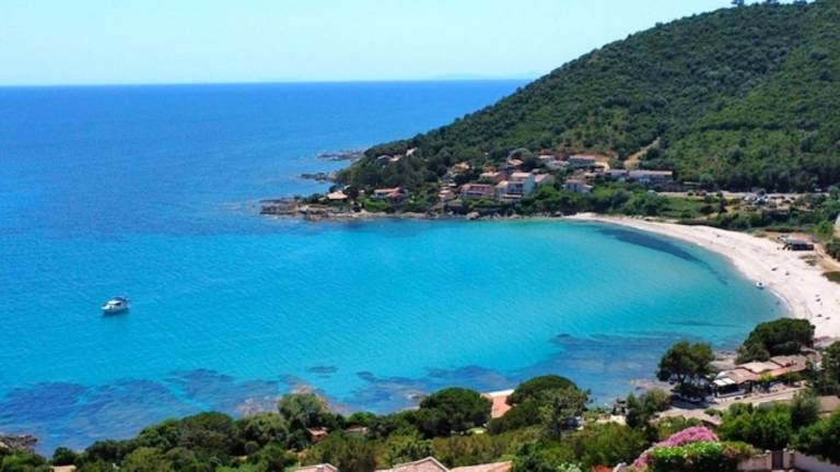 Villa with barbeque, terrace & yard | Sea view — photo 4