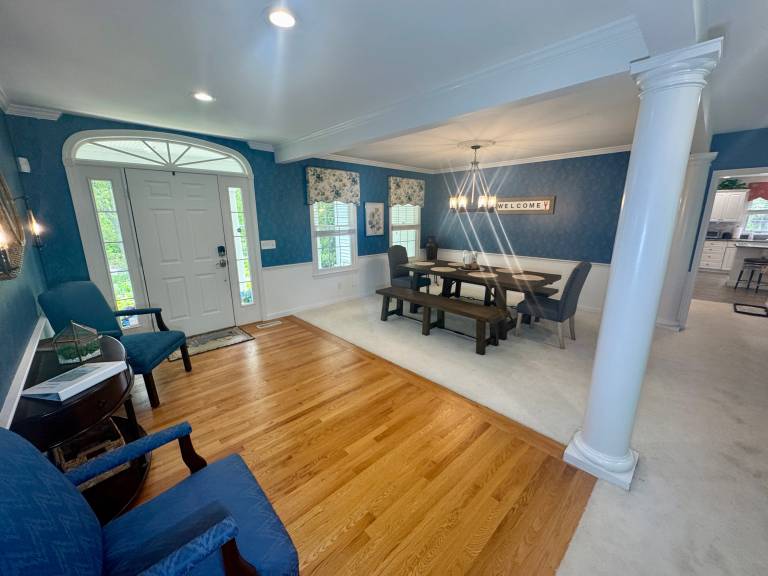 Stunning 5-bed, 3-bath home with 3,500 sq ft in the heart of Harwich! — photo 5