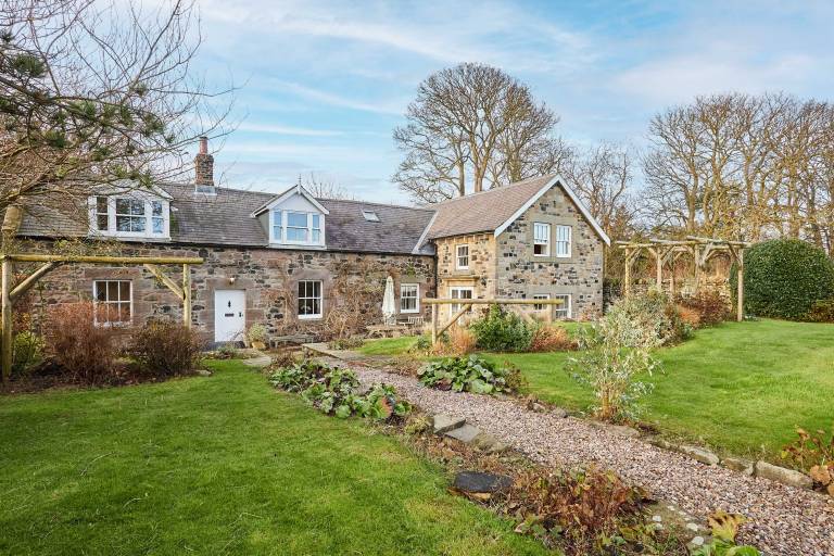 House  Low Newton-by-the-Sea