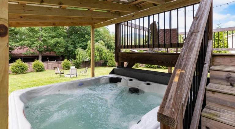 House with jacuzzi | Pets allowed — photo 2