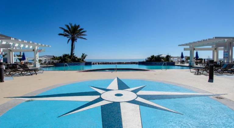 Holiday apartment with patio, hot tub & BBQ | Perfect for remote work in Galveston, TX