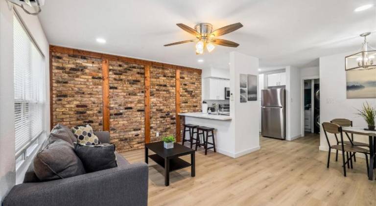 Apartment | Perfect for remote work in Houston, TX