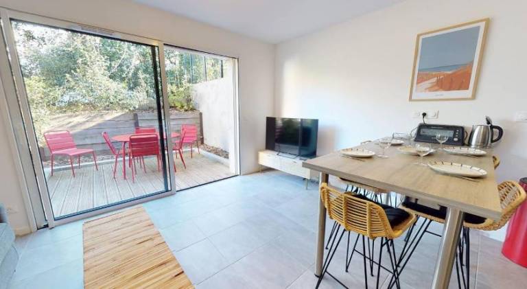Holiday apartment with terrace — photo 2