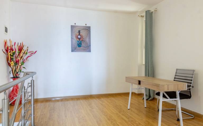 Apartment with yard, pool & hot tub | Pool view — photo 2