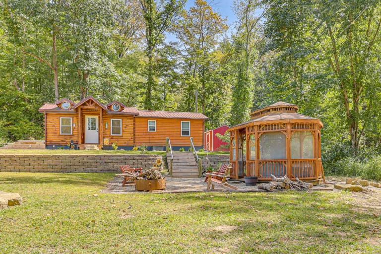 Charming Couples Cabin on 40 Acres in Zanesville in Zanesville, OH