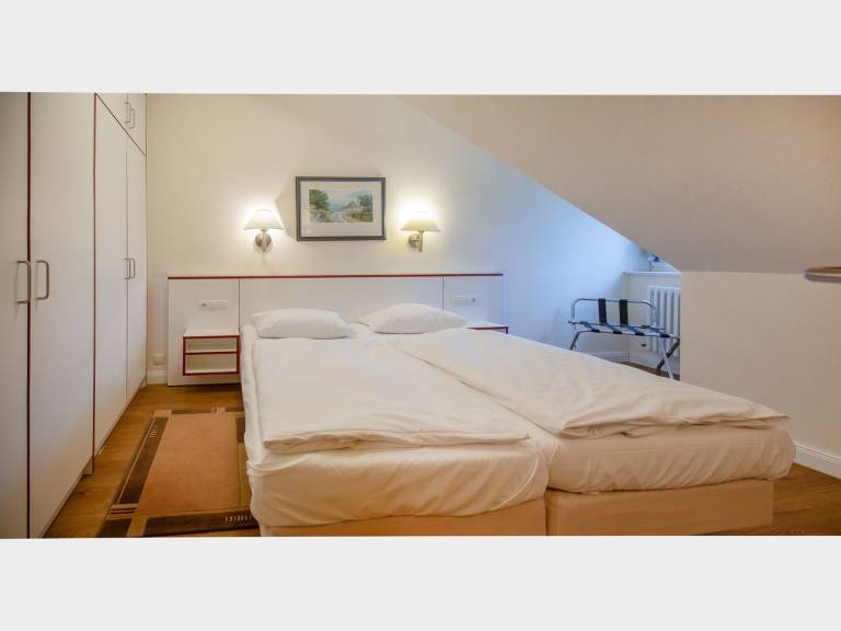 Komfortplus Ferienwohnung mit 1 Schlafzimmer und Balkon im Dachgeschoss — photo 5