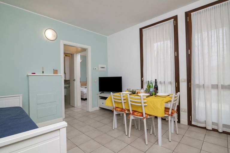 Holiday apartment with garden | Mountain view in Porlezza