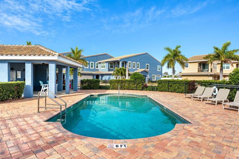 House  Ocean Village