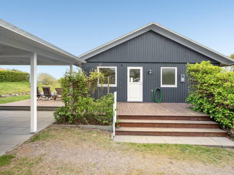 House with hot tub, terrace & garden | Sea view — photo 3