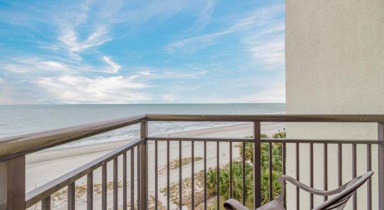 Charming Oceanfront Suite, Make Memories Here! Dogs OK 526 in Myrtle Beach, SC