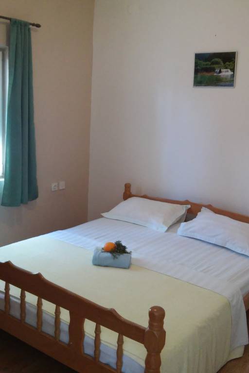 Two bedroom apartment near beach Cove Skozanje, Hvar (A-14899-a) — photo 5