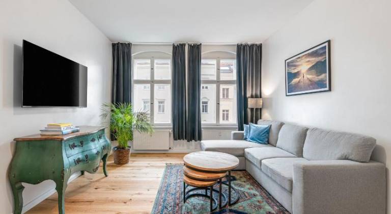 The Rheinsberger Mitte, 80m2, 2BR & Living Room, downtown location, Sleeps 6 — photo 2