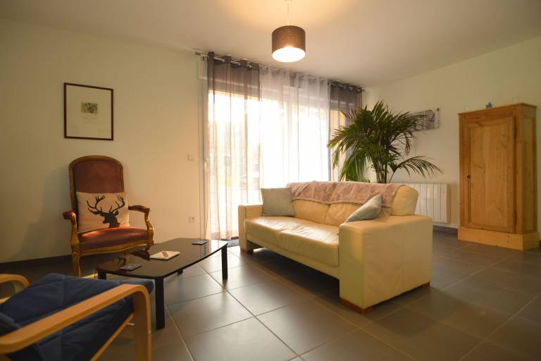 Family-friendly vacation home with yard, barbecue & patio | Nature view | Pets allowed — photo 2