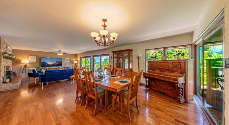 Beautiful house with hot tub | Pets are welcome — photo 4