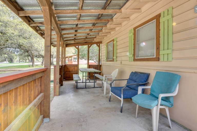 'Cabana Sol' Cabin: 4 Mi to Garner State Park — photo 2
