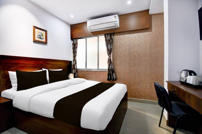 Super Collection O Chinar Park Near Airport