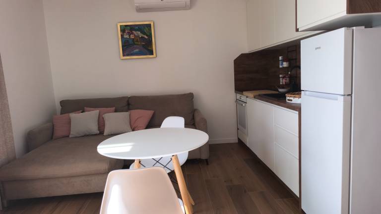 Apartment with barbecue & garden — photo 4