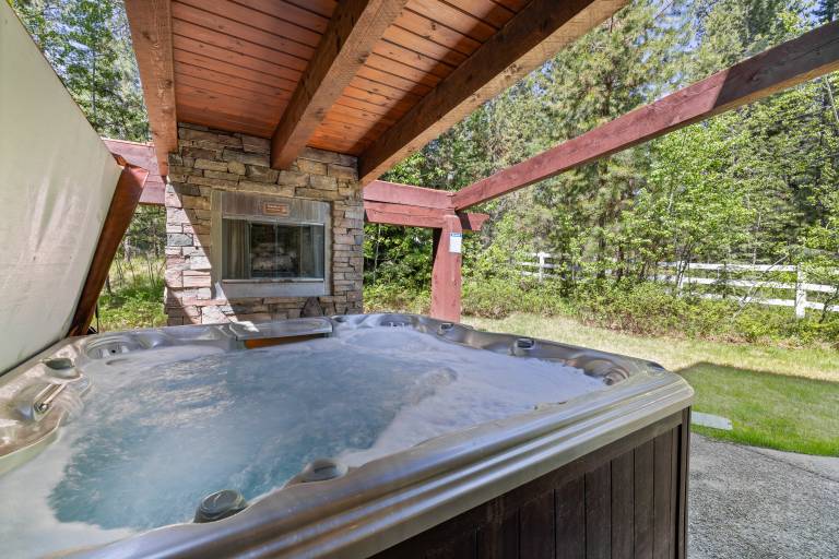 Family-friendly house with barbeque & hot tub | River view | Good for workation | Dogs allowed — photo 5