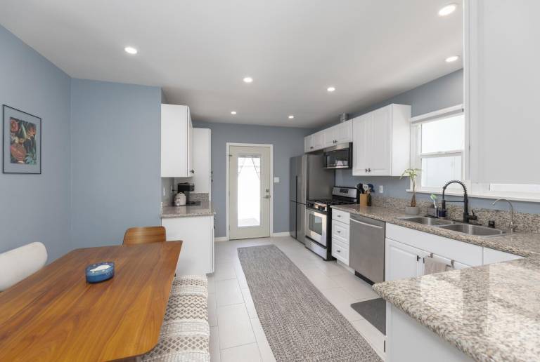Children-friendly charming vacation home with yard | Pets are welcome — photo 3