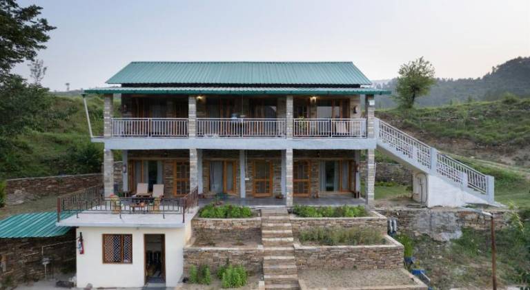 Farm with yard & terrace — photo 4