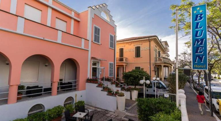 Amadei Hotel Blumen in Pesaro