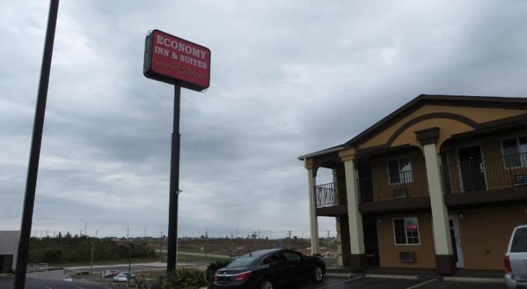 Economy Inn & Suites Joplin — photo 4