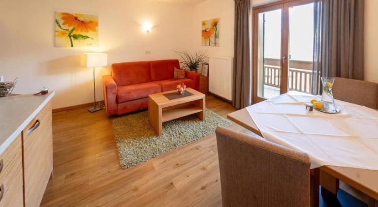 Nice serviced apartment with pool, garden & jacuzzi | Pet-friendly — photo 3