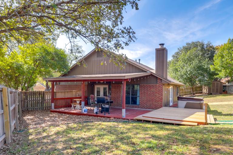 Private Pool & Hot Tub Dog Friendly Live Oak Home
