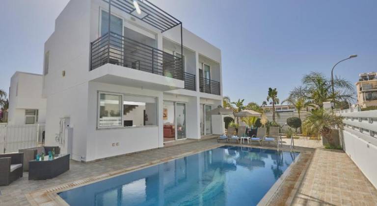 Resort Paralimni