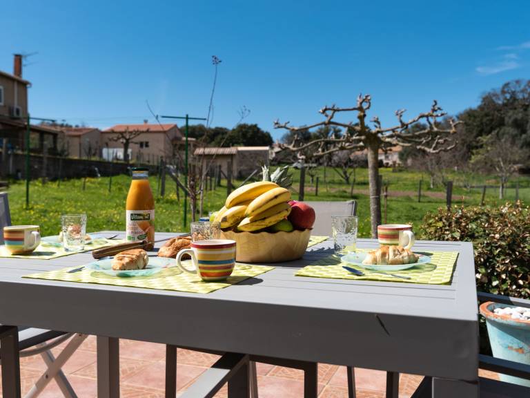 Fully equipped beautiful vacation home with garden, BBQ & terrace | Mountain view | Pets are welcome — photo 2